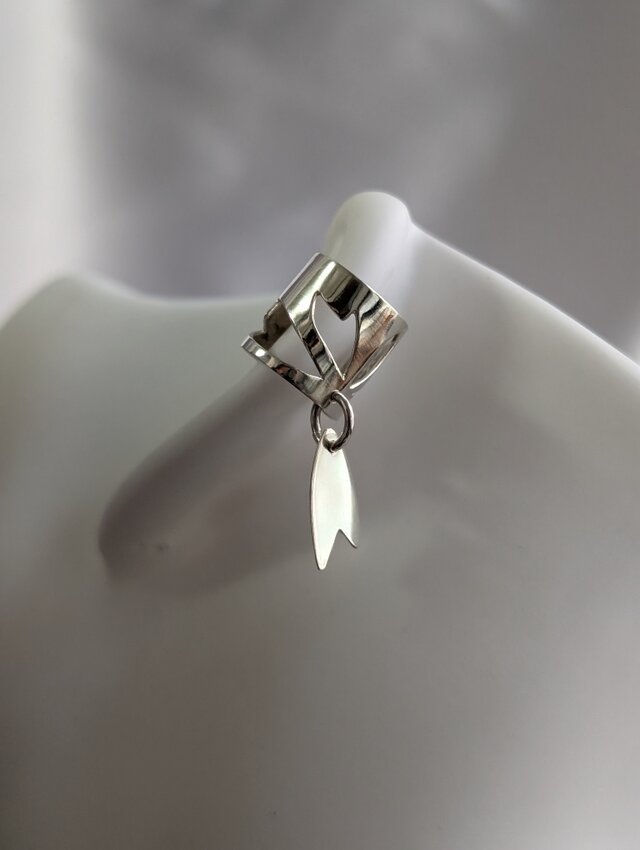 “揺れるひとひら”  【透かしイヤーカフ】silver925