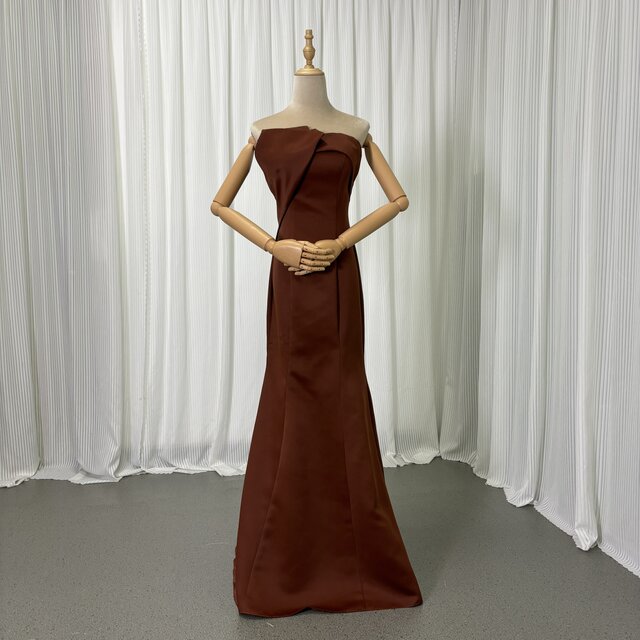 カラードレス テラコッタ色 ベアトップ 編み上げ 細見えシルエット デザイン感 2次会 前撮り