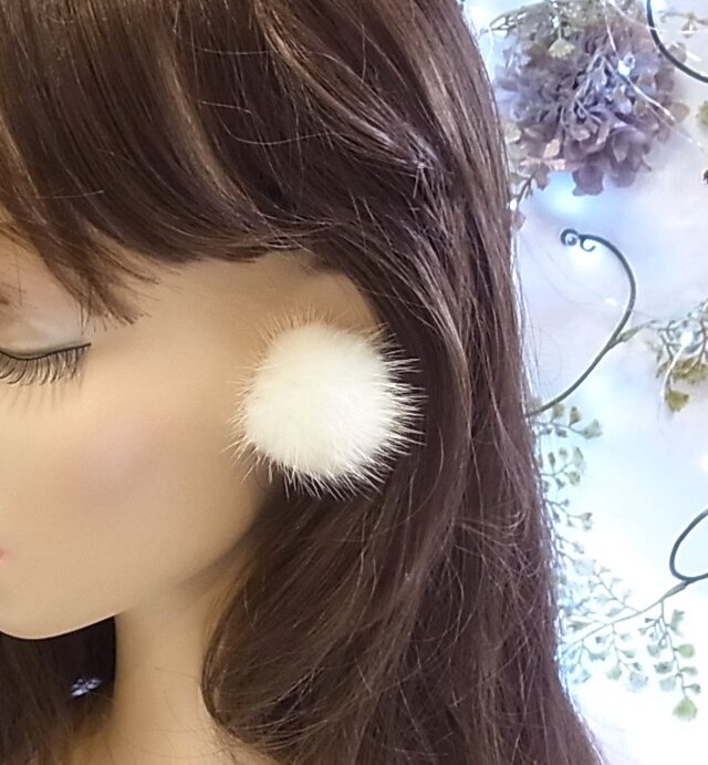 ピアス ミンクファー アレルギー対応 シリコンピアス オフホワイト