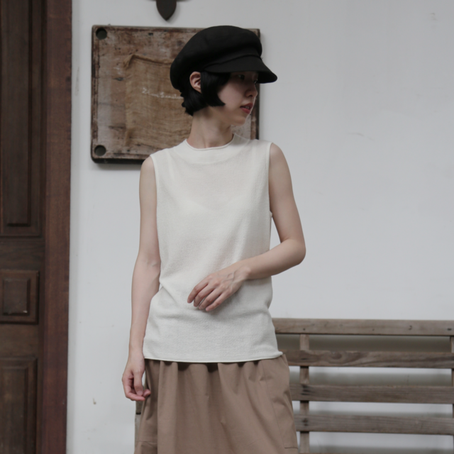 オールシーズン使えるノースリーブ肌着　トップス　下着トップス　オフホワイト251106-1