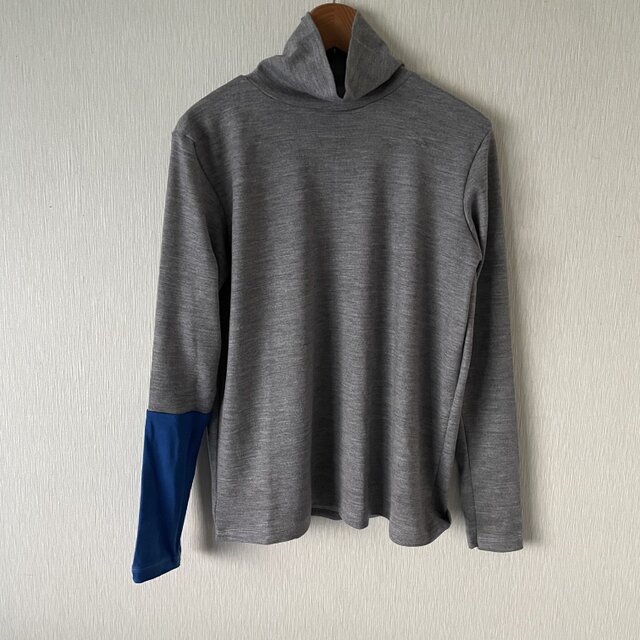 ウール切替え長袖タートルカットソー　グレー×青Ｆ