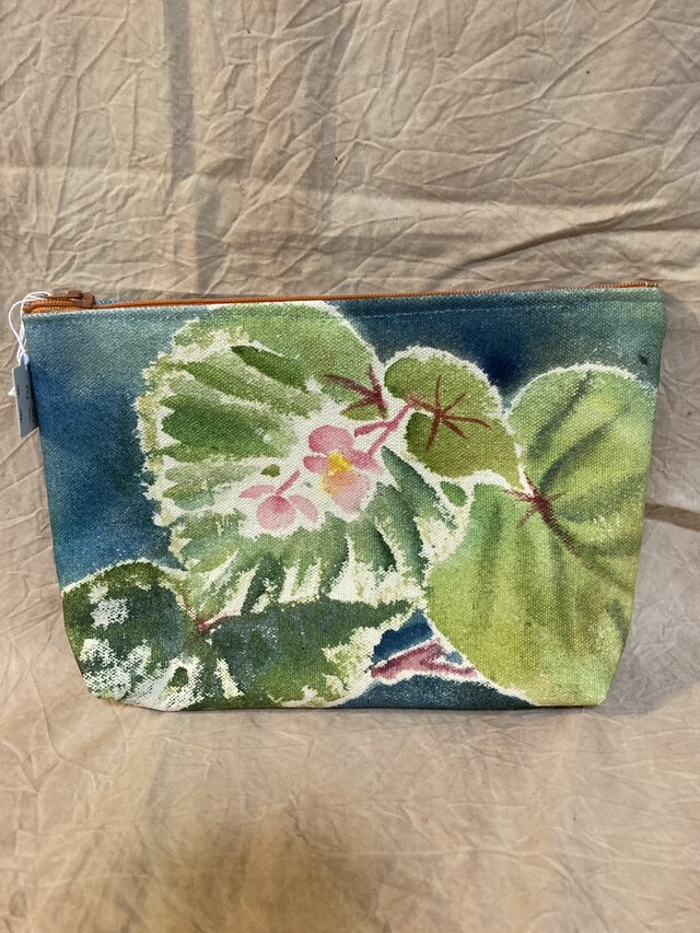 手描き染のポーチ　秋海棠の花