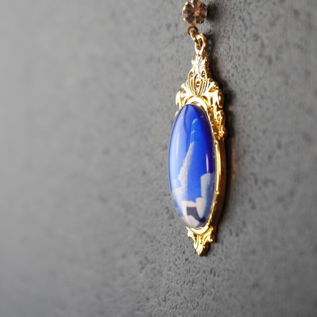 澄みわたる青と白の世界『ストンピット』｜アートキーホルダー