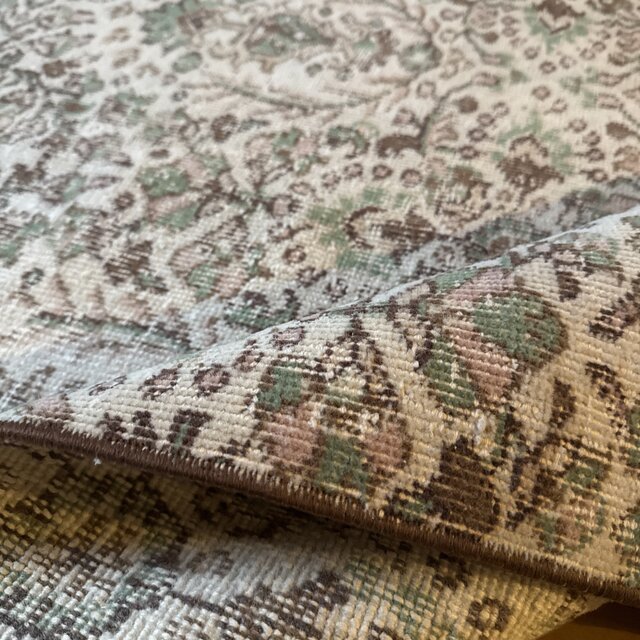 81.5×206クリーム×エメラルドグリーン　ボタニカル　トルコヴィンテージラグ 108×212 クリーム×桜色×グリーン ボタニカル柄 トルコ
