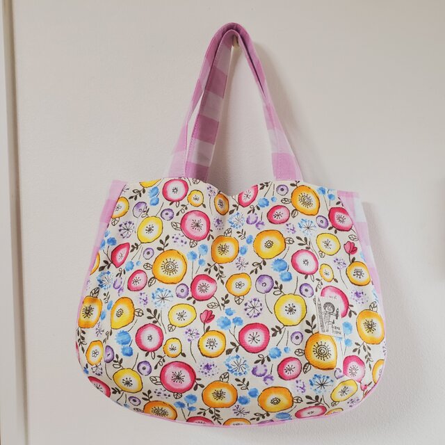 普段使いのマチたっぷりトートバッグ お花柄