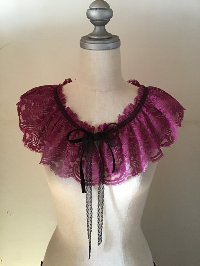 ワインレッドのレース付け襟(グレーのグラデーション