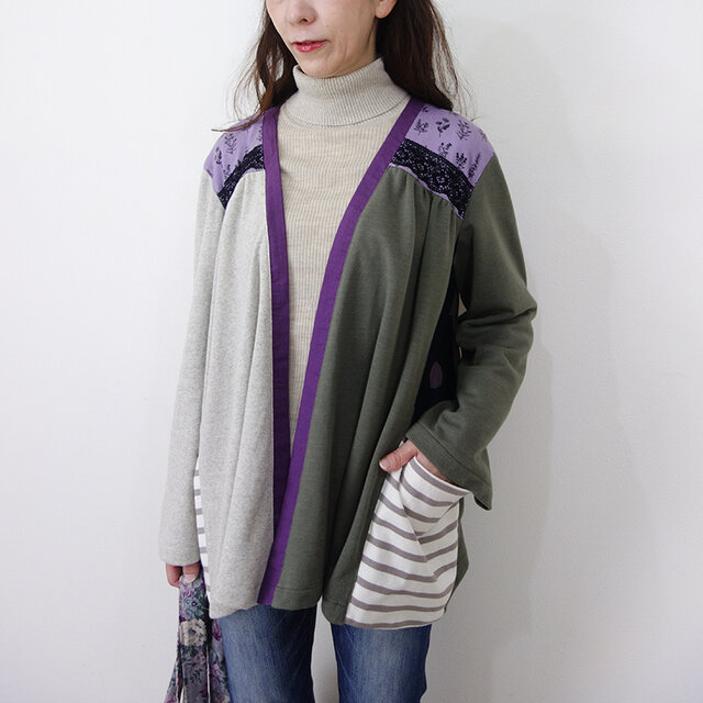 草花ニットとドットポケットのサイド切替羽織りカーディガン