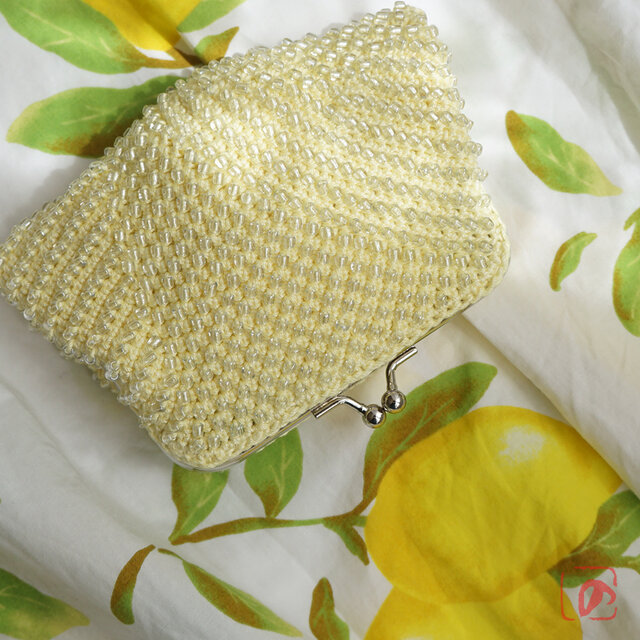 ばあば ⁛ つぶつぶガラスビーズの大きめスクエアがま口（Menton・2158）