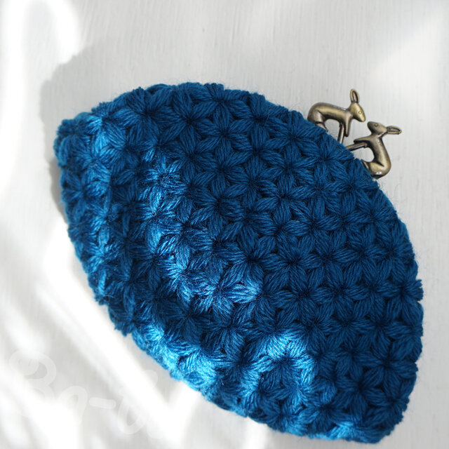 ばあば ♩ リフ編みのがま口ポーチ（Sininen kani・C1784）