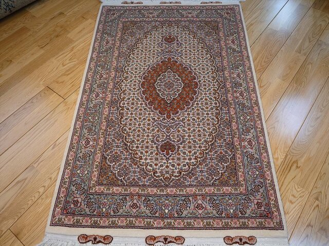 ペルシャ絨毯 タブリーズ産 マヒデザイン 50RAJ ウール&シルク