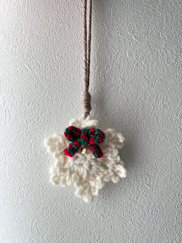 毛糸で雪の結晶オーナメント ❄️