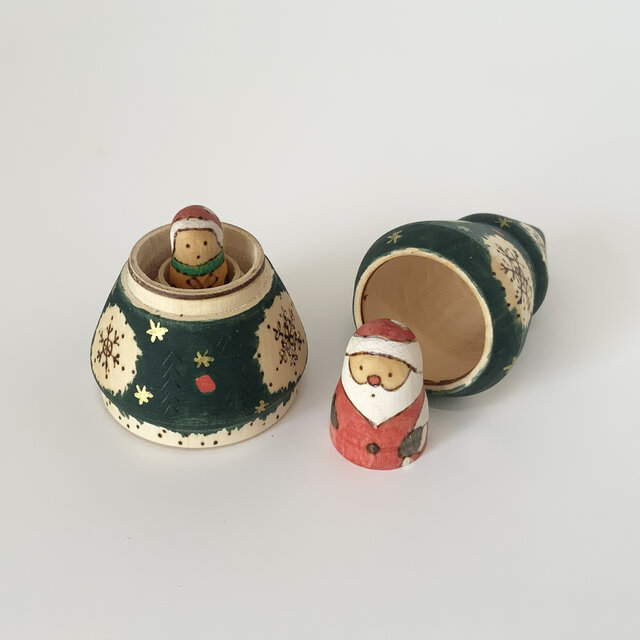 クリスマスツリー マトリョーシカ サンタ・プレゼントをもらった子 クリスマスツリー マトリョーシカ サンタ・プレゼントをもらった子