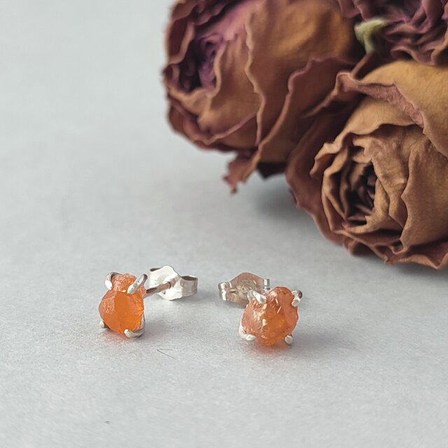 【数量限定】金属アレルギー対応/silver925/スペサルティンガーネット/ガーネット/原石/シンプル/一粒/ピアス