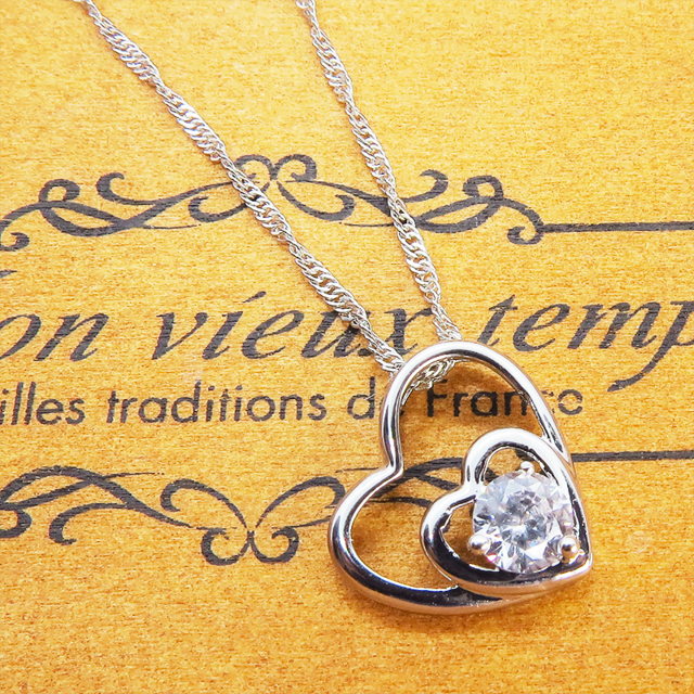 シルバー925 オープンハートに大きめキュービックジルコニアの大人可愛いネックレス アジャスター付