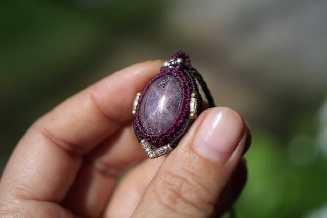 スタールビーのマクラメネックレス 半貴石の謎☆スタールビー マクラメネックレス1869 | iichi 日々の