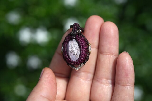 スタールビーのマクラメネックレス 半貴石の謎☆スタールビー マクラメネックレス1869 | iichi 日々の