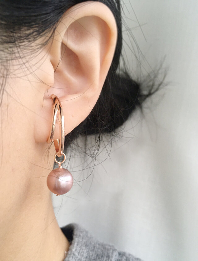 大ぶりエジソンピンクバロックパール イヤーカフ 【両耳イヤーカフ