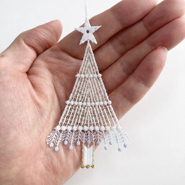 刺繍オーナメント・ホワイトくりすます | iichi 日々の暮らしを