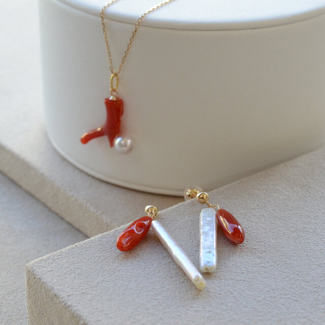 K18 赤珊瑚と池蝶貝のピアス