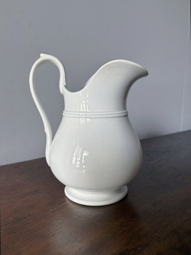 アンティーク好き‼️自由ヶ丘39 白いアンティークピッチャー