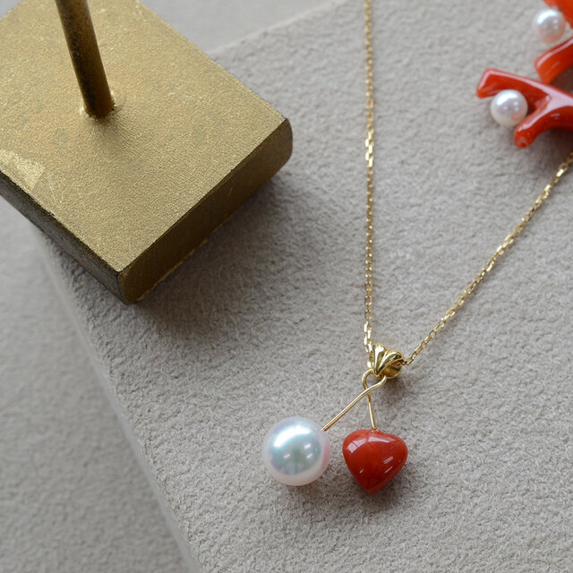 K18 赤珊瑚とアコヤ真珠のペンダント