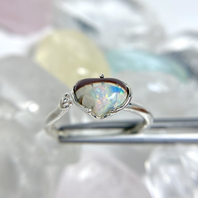 天然ボルダーオパールのハートと猫ちゃんシルバーリング☆原石から磨い