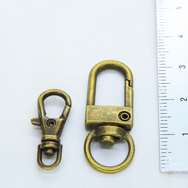 アンティークゴールド ロザリオとリボンのキーホルダー バッグチャーム