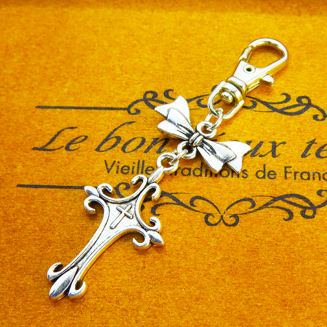 アンティークシルバー ロザリオとリボンのキーホルダー バッグチャーム ファスナーチャーム 金具変更可