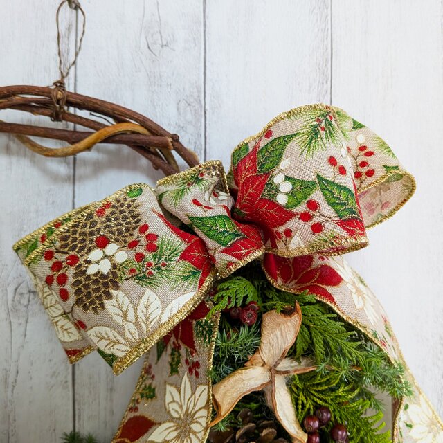 freshコニファーを使った『ワタガラと木の実・クリスマスリース