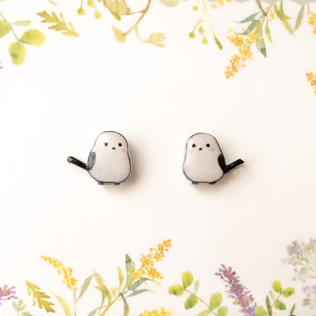 ～小さなピアスシリーズ～シマエナガ(A)ピアス/ノンホールピアス(樹脂イヤリング)