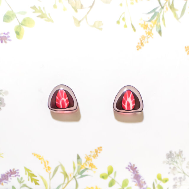 ～小さなピアスシリーズ～苺大福のピアス/ノンホールピアス(樹脂イヤリング)