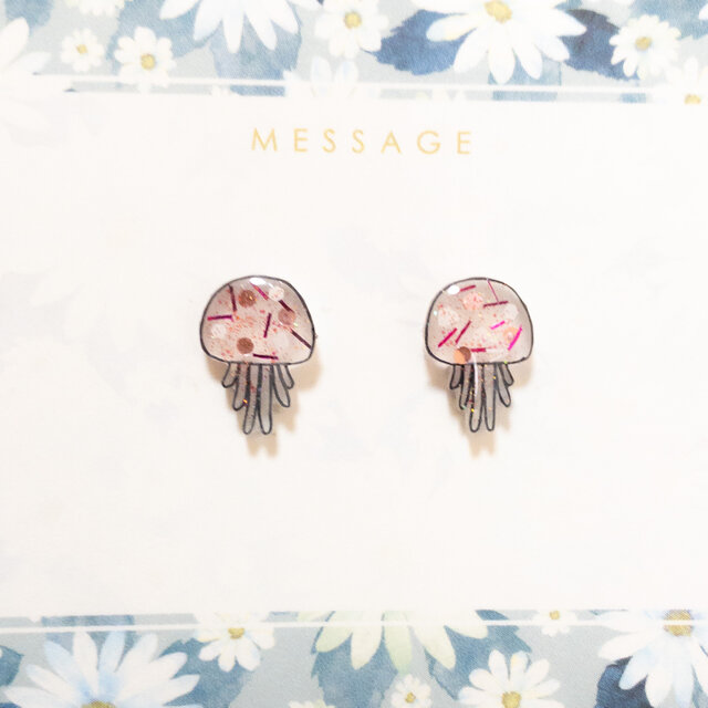 ～小さなピアスシリーズ～海月のピアス/ノンホールピアス(樹脂イヤリング)