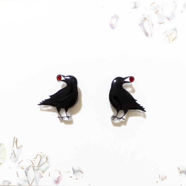 ～小さなピアスシリーズ～カラスのピアス/ノンホールピアス(樹脂イヤリング)