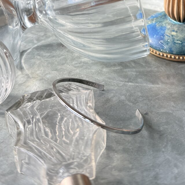 BA85-【 AVON 】エイボン・ヴィンテージブレスレット 1980's Silver Tone Thin