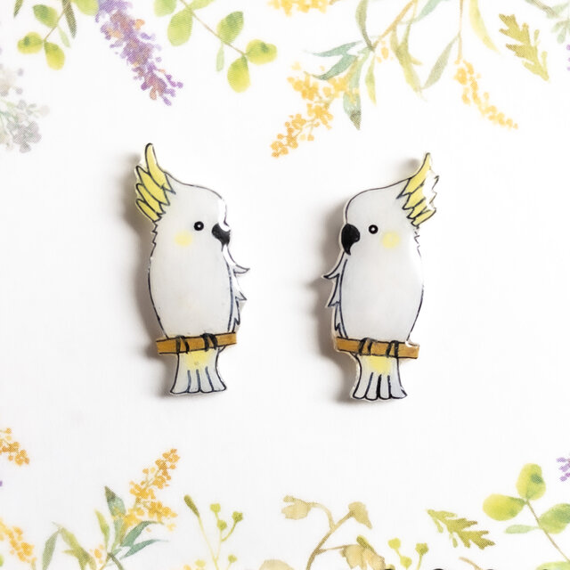 ～小さなピアスシリーズ～キバタンのピアス/ノンホールピアス(樹脂イヤリング)