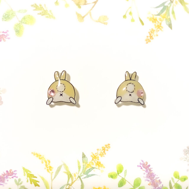 ～小さなピアスシリーズ～うさケツのピアス/ノンホールピアス(樹脂イヤリング)