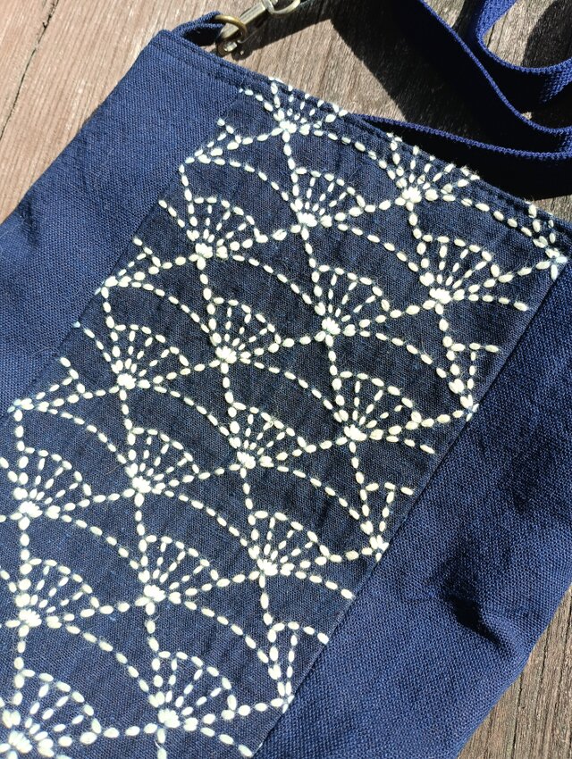 天然藍染・刺し子【一点もの丁寧な手しごとショルダーバッグ