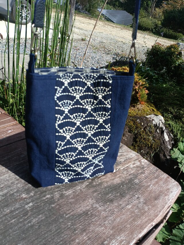 天然藍染・刺し子【一点もの丁寧な手しごとショルダーバッグ