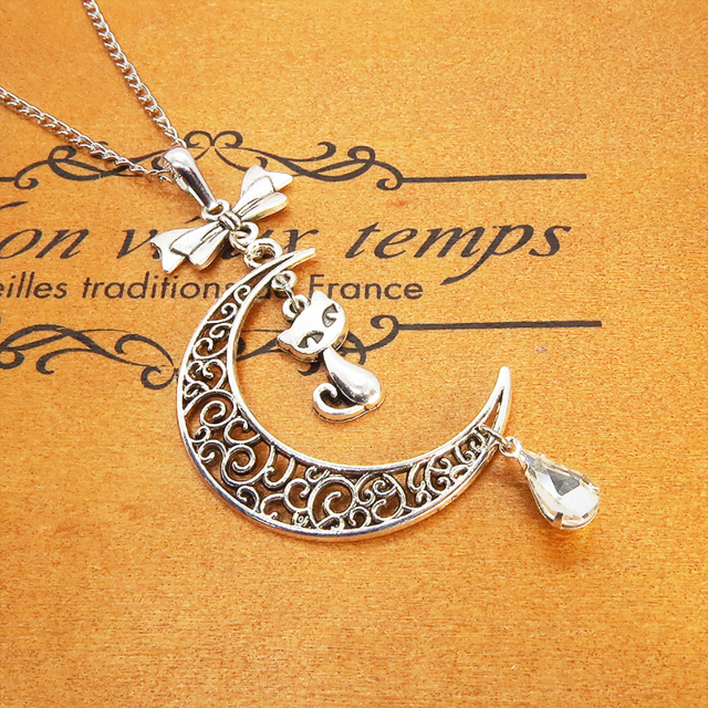 猫と透かし三日月のシルバーカラーネックレス ティアドロップ ムーン アンティーク 大人可愛い SV925変更可