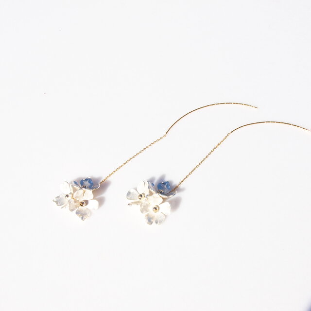 Lily” アメリカンピアス /イヤリング 花 フラワー ニッケルフリー 金