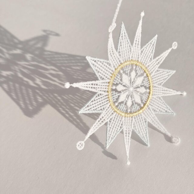 刺繍オーナメント・星降る夜 | iichi 日々の暮らしを心地よくする