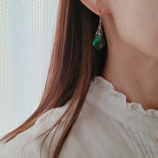 【14kgf 】落ち着いた高貴さを感じる＊マラカイト×アイオライトピアス イヤリング変更可