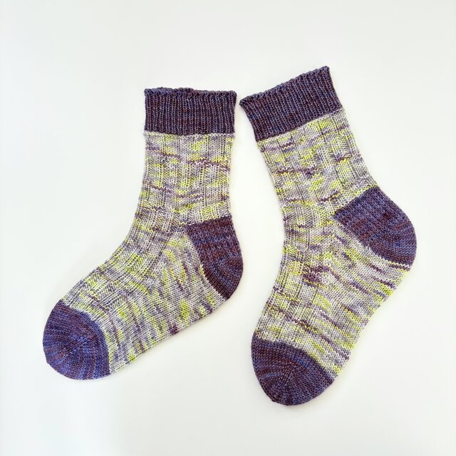 手編みの靴下　「ラベンダーの丘」