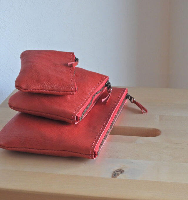 ジップポーチ（ フルベジタブルタンニングレザー ）Lサイズ　レッド