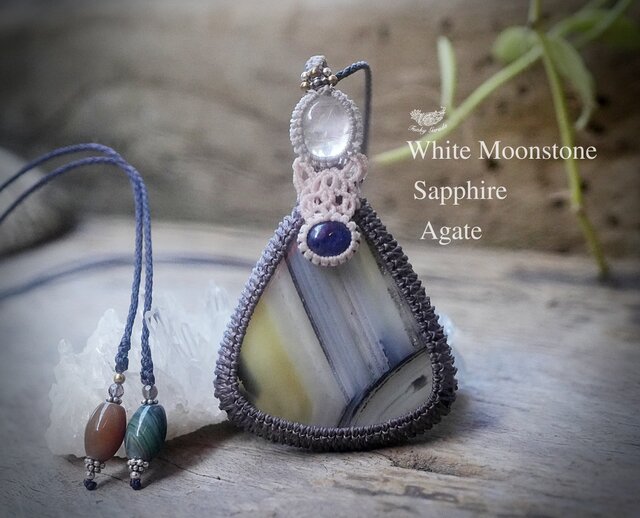 大地と宇宙と月☆ムーンストーン☆サファイア マクラメネックレス1542