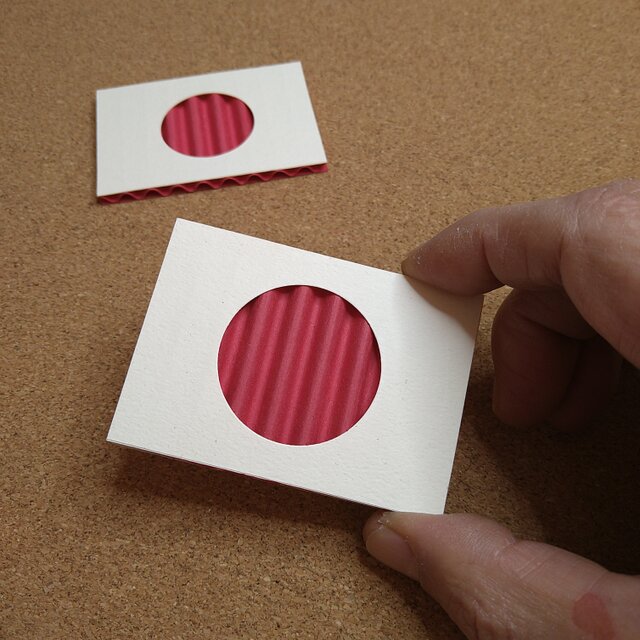 カラダン（国旗）type1・type2　ペーパークラフト