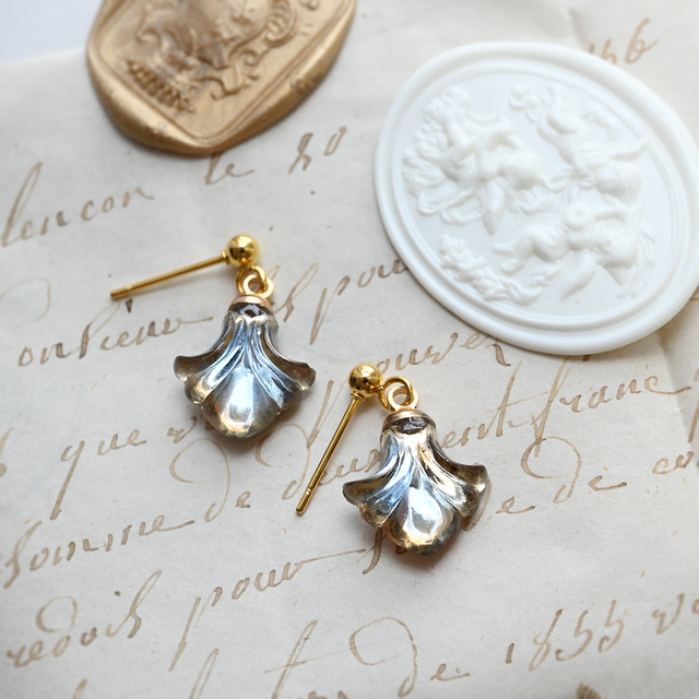 【数量限定】アール・デコヴィンテージガラスのピアス／イヤリング［タッセル／インディゴ＆アンバー］　pag066