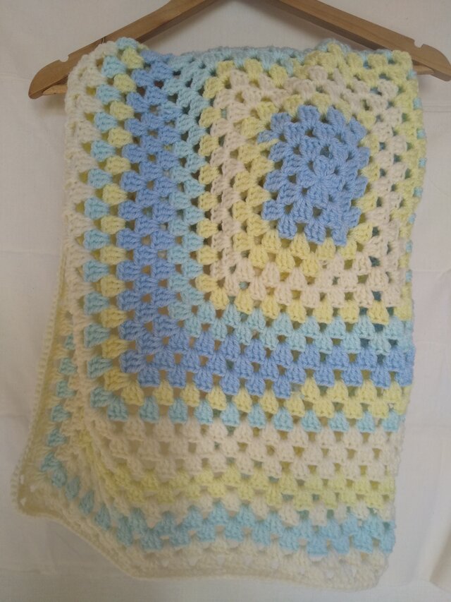 カラフルなブルー系のブランケット