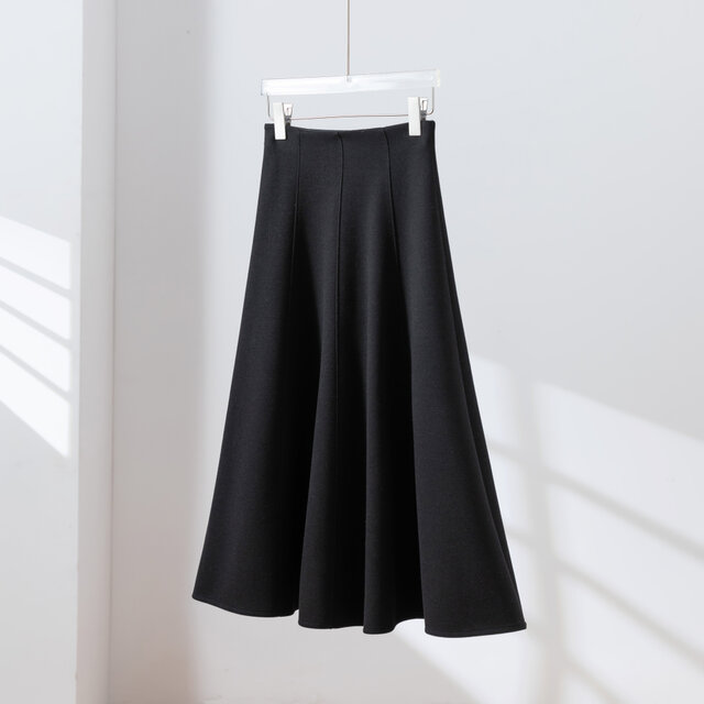 【8枚はぎの美しいシルエット】ナチュラル＆モダンな着心地 Aラインスカート　フレアースカート ブラック251115-1