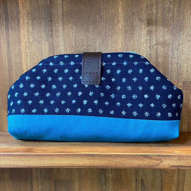 じんべいざめの口金ポーチ | iichi 日々の暮らしを心地よくする